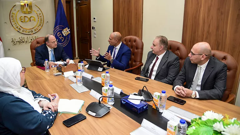 رئيس هيئة الدواء يستقبل وفد شركة إسترازينيكا لتعزيز توطين صناعة الدواء