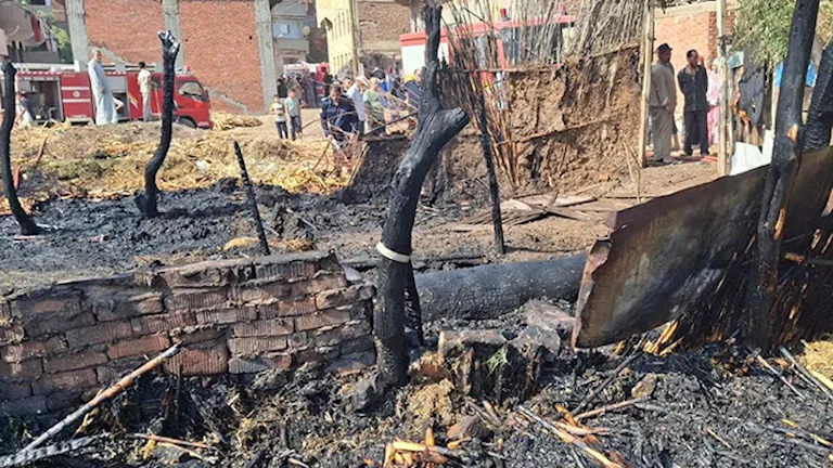 السيطرة على حريق عشة ومنزلين بالقليوبية (صور)