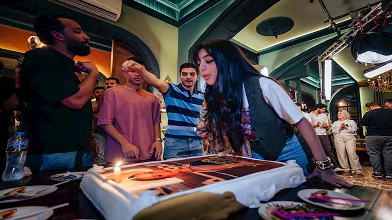 بالصور| فريق مسلسل “ابن النصابة” يحتفل بعيد ميلاد ياسمينا العبد