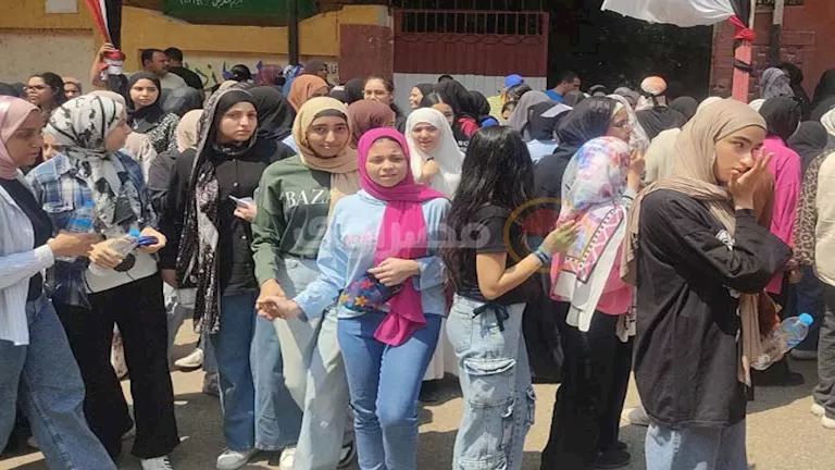 سعادة طلاب الفيوم بسهولة اللغة الأجنبية الثانية: “الصعب جاي”