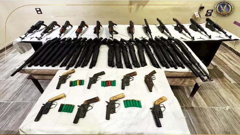 “مخدرات وسلاح آلي وخرطوش”.. الأمن العام يطارد تجار الكيف في 3 محافظات