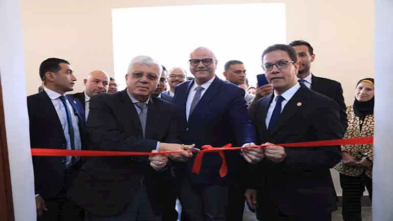 وزير التعليم العالي يفتتح تطوير مستشفى الجراحة بجامعة بنها- صور
