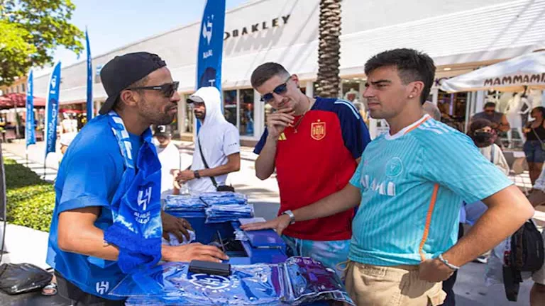 توافد جماهير الهلال السعودي على ميامي قبل مواجهة ريال مدريد