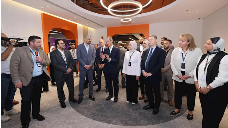 وزير الاتصالات يتفقد مقر شركة “VXI” الأمريكية لخدمات التعهيد