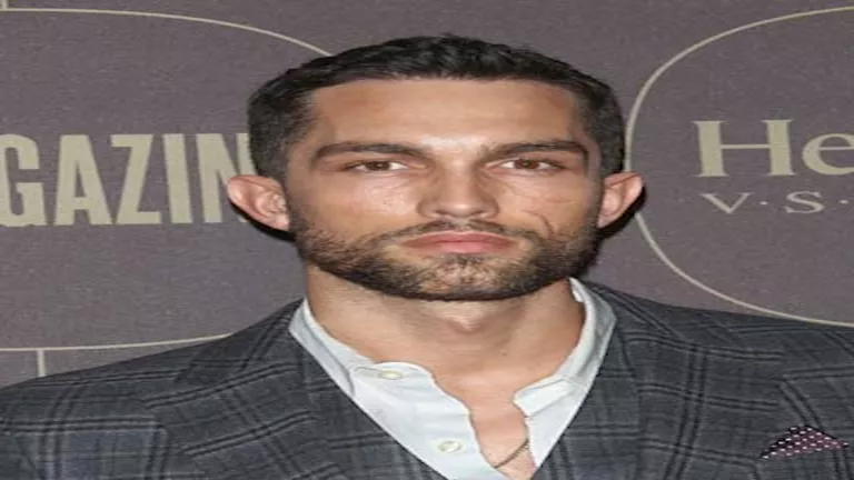 “جمالهم لافت للأنظار”.. 10 صور لـ أشهر وأنجح عارضي الأزياء في العالم