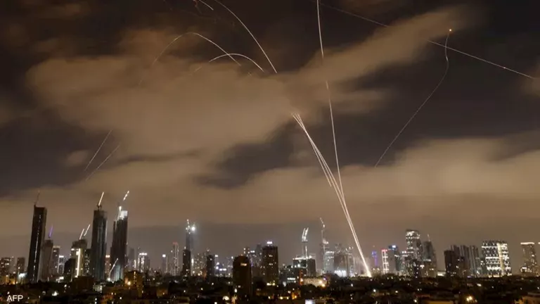 مسؤول أمريكي: قاذفات “بي 2” شاركت في الضربة الأمريكية على إيران