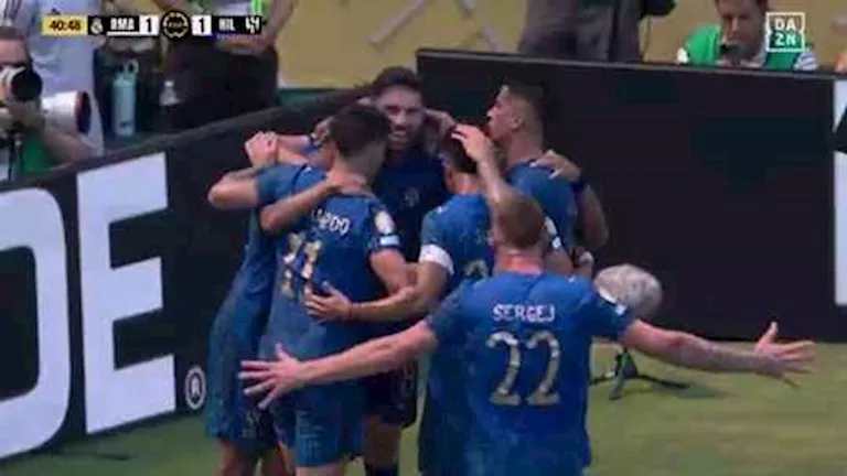 تعليق قوي من عمرو أديب عقب تعادل الهلال وريال مدريد