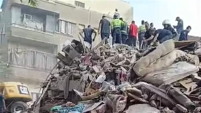 حكايات من عقار السيدة زينب المنهار.. صرخات الخوف تحت الأنقاض