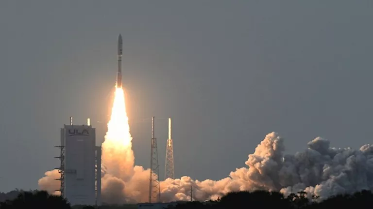 انفجار صاروخ “سبيس إكس” أثناء التجربة في تكساس