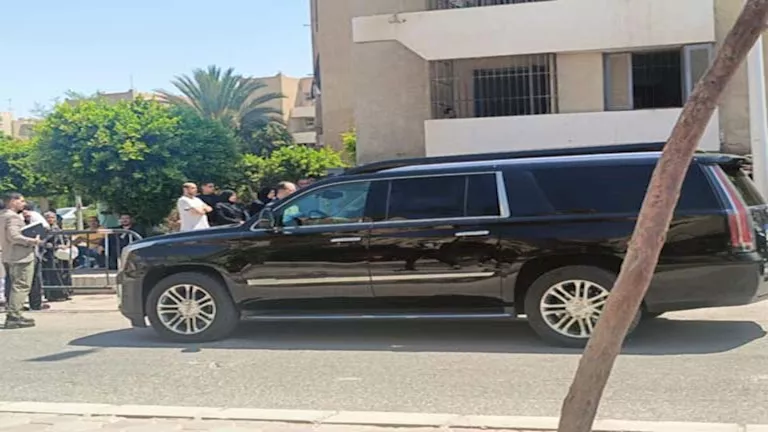 أثبت حضوره بالرخصة.. تفاصيل حضور محمد رمضان جلسة نجله أمام محكمة الطفل