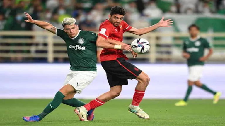 رحل نصف الفريق.. الأهلي يتسلح بـ4 لاعبين ضد بالميراس البرازيلي