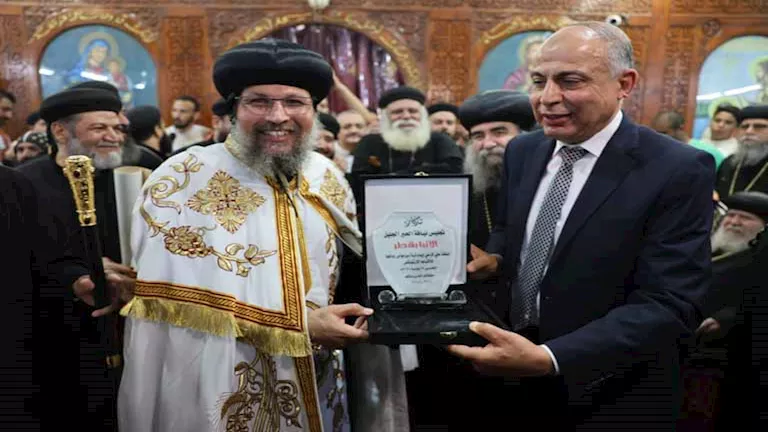 محافظ المنيا يشهد مراسم تجليس أسقف إيبارشية ديرمواس ودلجا للأقباط الأر