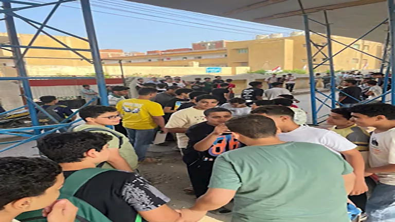 طلاب الإعدادية بالمنوفية يؤدون امتحان اليوم الثاني لنهاية العام -صور