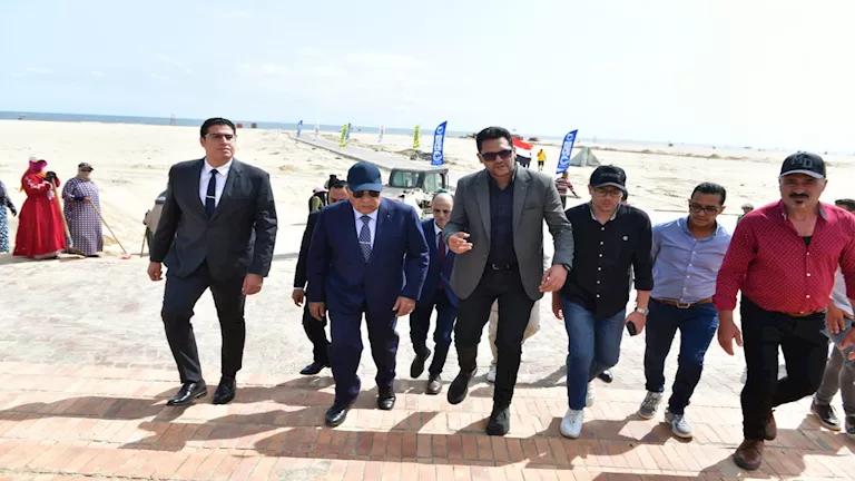 محافظ الدقهلية يتفقد كورنيش مدينة جمصة -صور