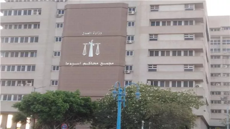 “سيد العفريت” أمام الجنايات بتهمة قتل لواء وزوجته وحرق منزلهما بأسيوط