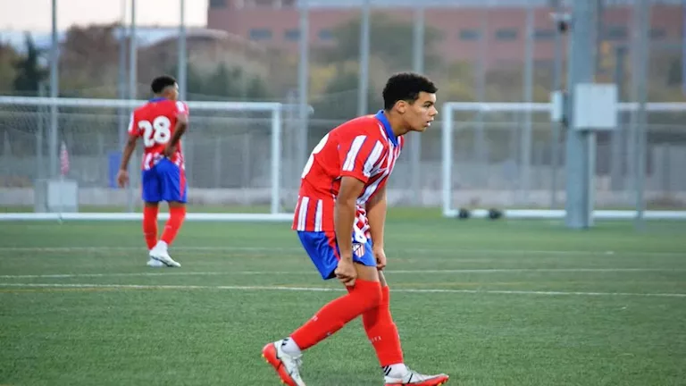 لاعب أتلتيكو مدريد: أشاهد مباريات الأهلي.. وأفضل اللعب لمصر عن إسبانيا