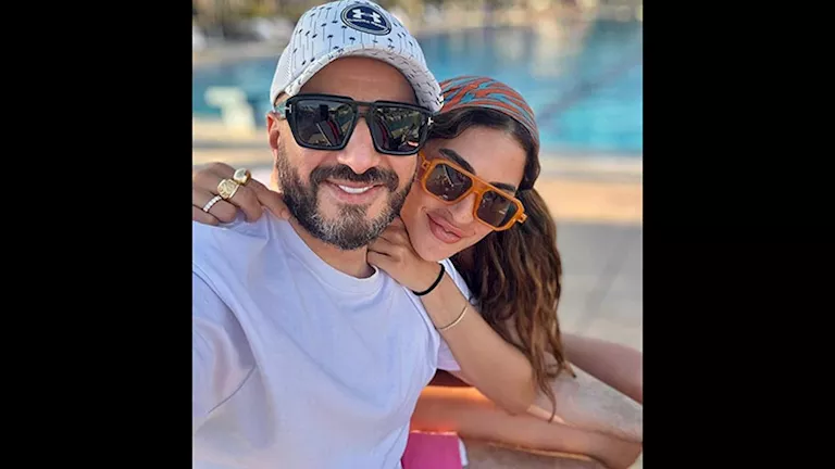 مجدي الهواري يوجه رسالة رومانسية لزوجته احتفالا بعيد ميلادها