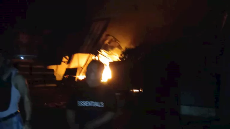 اندلاع حريق بمصنع “سلك مواعين” بالقناطر الخيرية (صور)