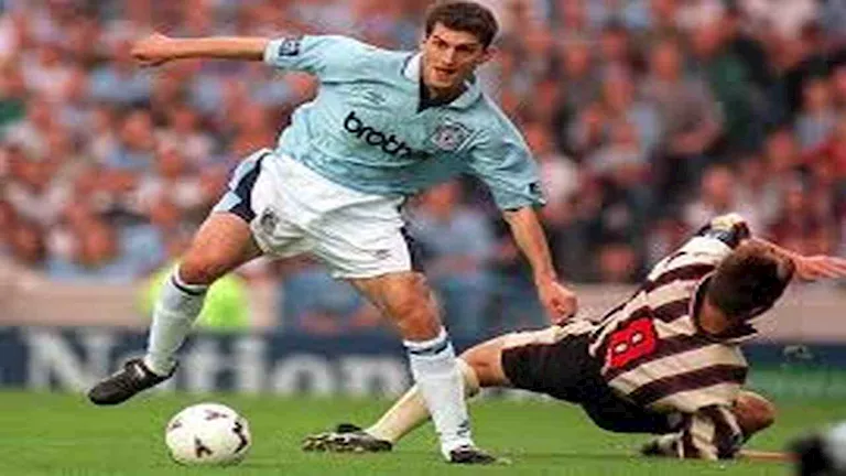 أحدهم دربه مدرب الزمالك السابق.. لاعبون أصبحوارؤساء لبلادهم