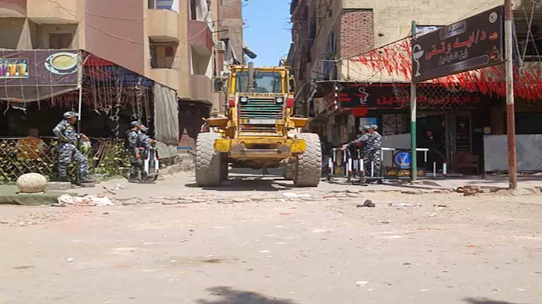 بينهم طفل ووالدته.. مصدر أمني يكشف حصيلة ضحايا عقارات القبة المنهارة