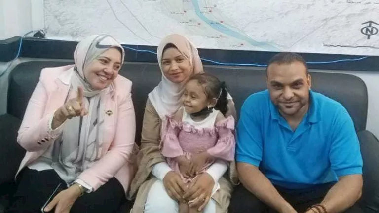 نجاح عملية زراعة كبد لطفلة بعمر عامين ضمن منظومة التأمين الصحي بالأقصر