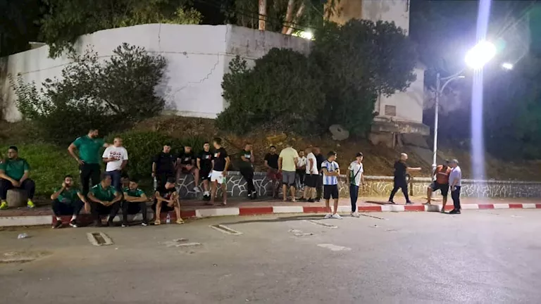 عقب كارثة التتويج.. لاعبو مولودية الجزائر يتبرعون بالدم للجماهير (صور)