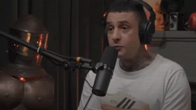 “الإخراج سبب استمراري والراب الأقرب لشخصيتي”.. تصريحات أحمد الفيشاوي م