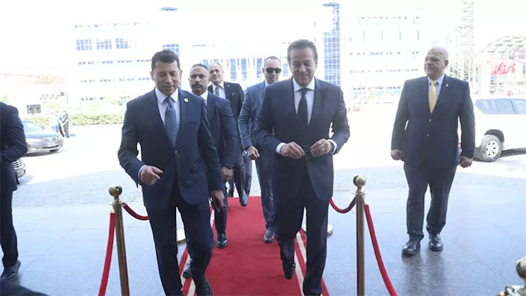 للتوعية بالموت القلبي المفاجئ.. وزير الصحة يشهد إطلاق مبادرة “بأيدينا