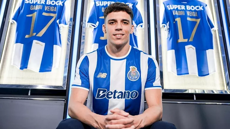 “يصعب التغلب عليه”.. لاعب بورتو يتغنى بالأهلي قبل مواجهة كأس العالم