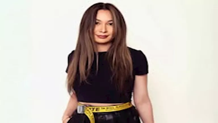 أصغر مليارديرة عصامية في العالم.. 25 صورة ومعلومك لا تعرفها عن لوسي جو