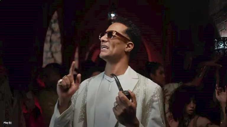 إهانة رمز وطني والتفرقة العنصرية منها.. أغاني أشعلت الغضب ضد محمد رمض