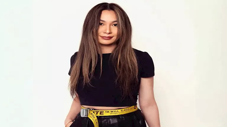 أصغر مليارديرة عصامية في العالم.. 25 صورة ومعلومات لا تعرفها عن لوسي ج