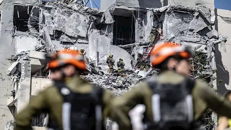 صور من موقع الهجوم الإيراني على بئر السبع في إسرائيل فجر اليوم