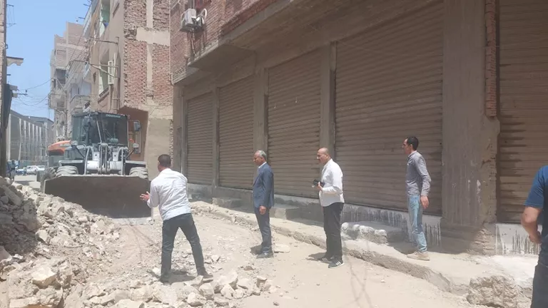 بالصور- انهيار جزئي لمنزل بميدان مولد النبي في بني سويف