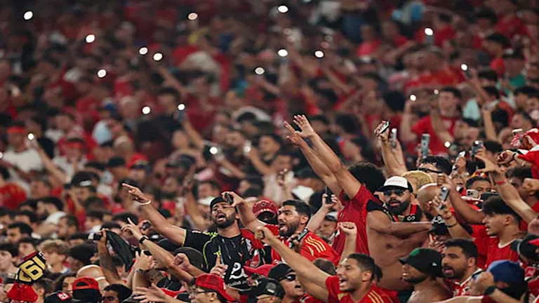 “الأكثر شعبية”.. خالد بيومي يشيد بجماهير الأهلي