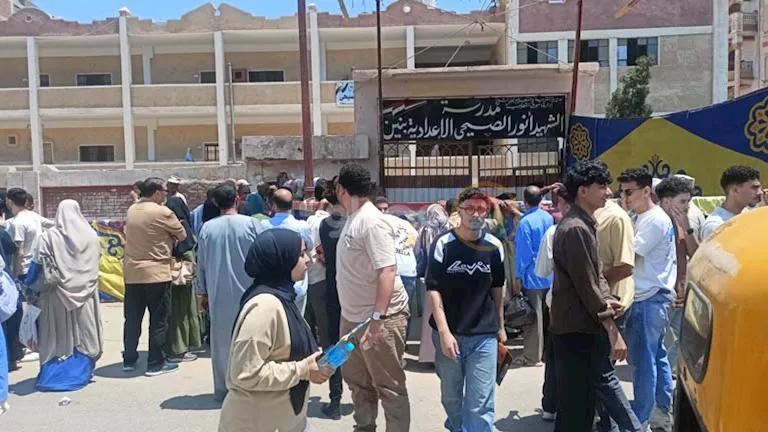 مغص وزائدة دودية وضغط وحالات نفسية تضرب لجان الثانوية العامة بالشرقية