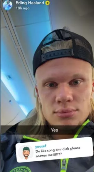 هالاند يجيب أحد متبعيه