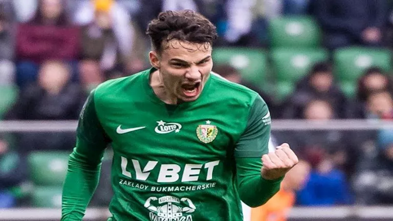 هل الزمالك في منافسة مع الأهلي لضم لاعب من أوروبا؟ (خاص)