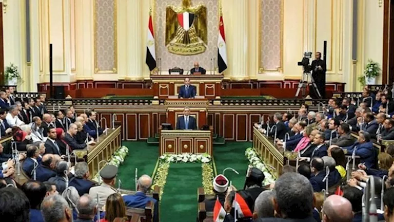 الأغلبية البرلمانية تطالب بتأجيل مناقشة الإيجار القديم لغياب بيانات ال