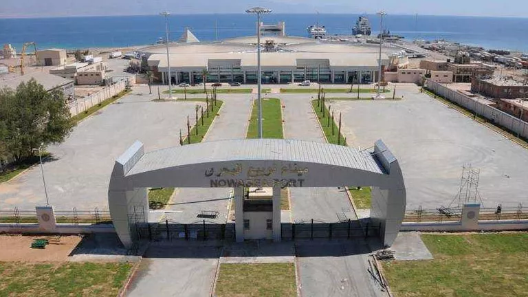 تداول 13 ألف طن بضائع و738 شاحنة بموانئ البحر الأحمر