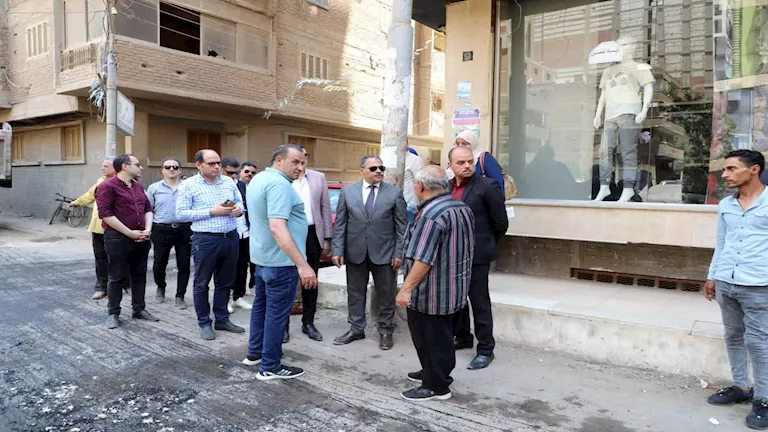 محافظ الشرقية يتفقد أعمال رصف إمتداد شارع أحمد شوقي بالزقازيق – صور