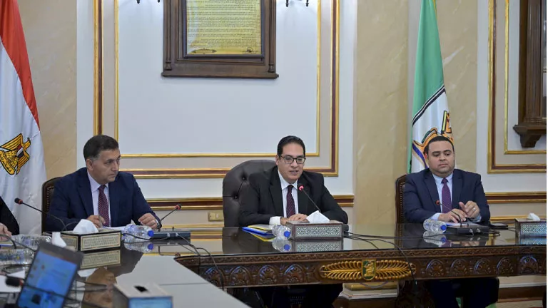 قرار من رئيس جامعة القاهرة بشأن الحالة الإنشائية للأبنية التعليمية