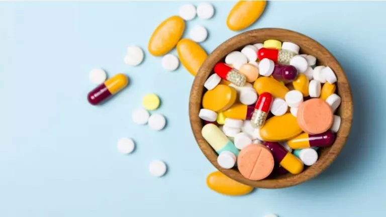 مشروب شهير يفسد مفعول الأدوية بعد تناوله بساعات- احذروا