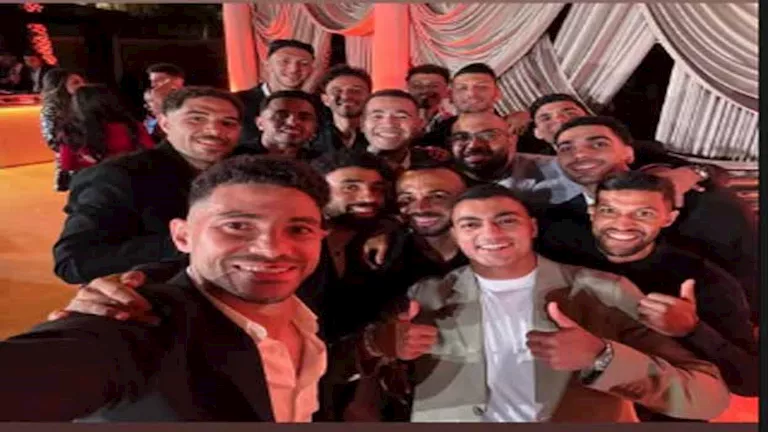 20 صورة لـ نجوم الأهلى وزوجاتهم في حفل زفاف طاهر