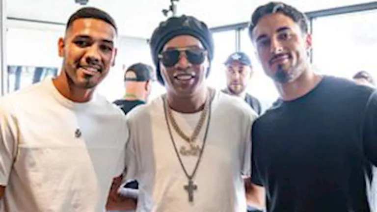 “جاهزون لمباراة السبت”.. رونالدينيو يدعم إنتر ميامي قبل مواجهة الأهلي