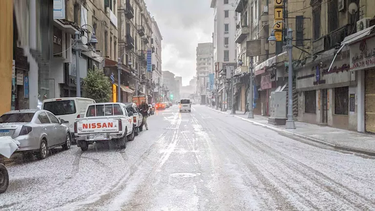 جدل بشأن الثلوج التي سقطت على الإسكندرية.. والأرصاد ترد