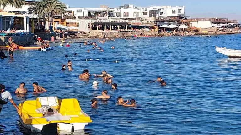 إقبال سياحي على مدن جنوب سيناء في ثاني أيام عيد الأضحى (صور)