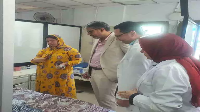 مدير “التأمين الصحي” يتفقد مستشفى المبرة بميت غمر (صور)