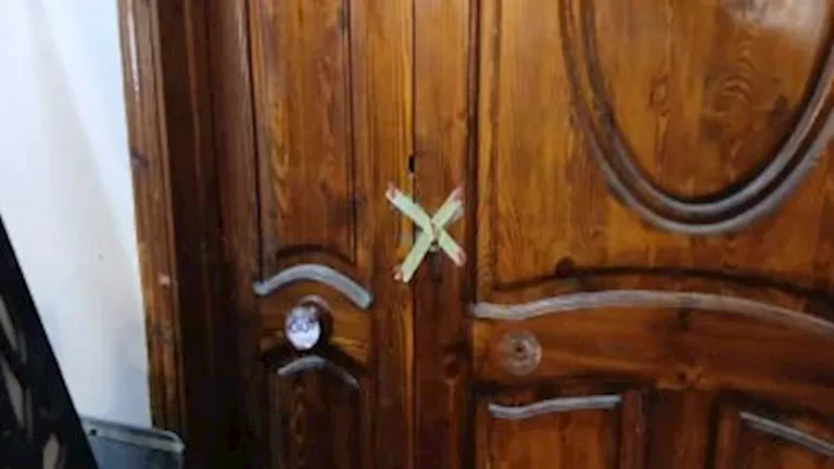 النيابة تُفرج عن طبيب قنا بعد الصلح مع أسرة المسنة المتوفية بالإهمال