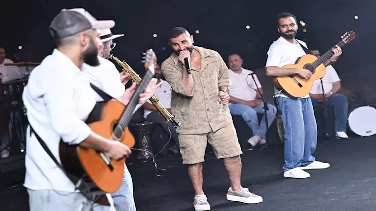 مظهر شاهين ينتقد إحياء أحمد سعد حفل غنائي بعد إعلان توبته